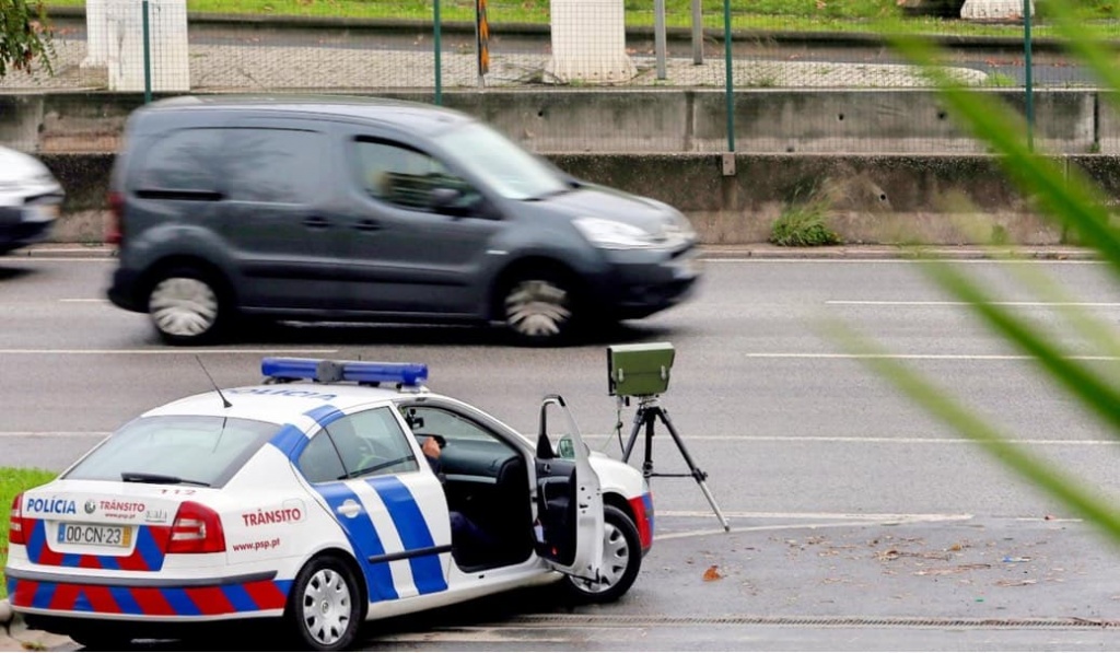 Radares de Velocidade apanham milhares de “aceleras” numa semana