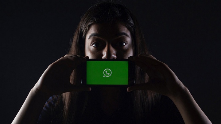 WhatsApp pornografia infantil redes sociais smartphones Android iOS app