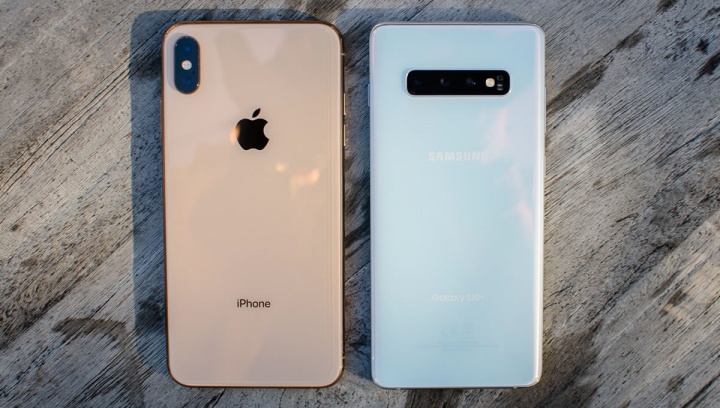 Imagem iPhone Sx Max da Apple contra Galaxy S10 + da Samsung