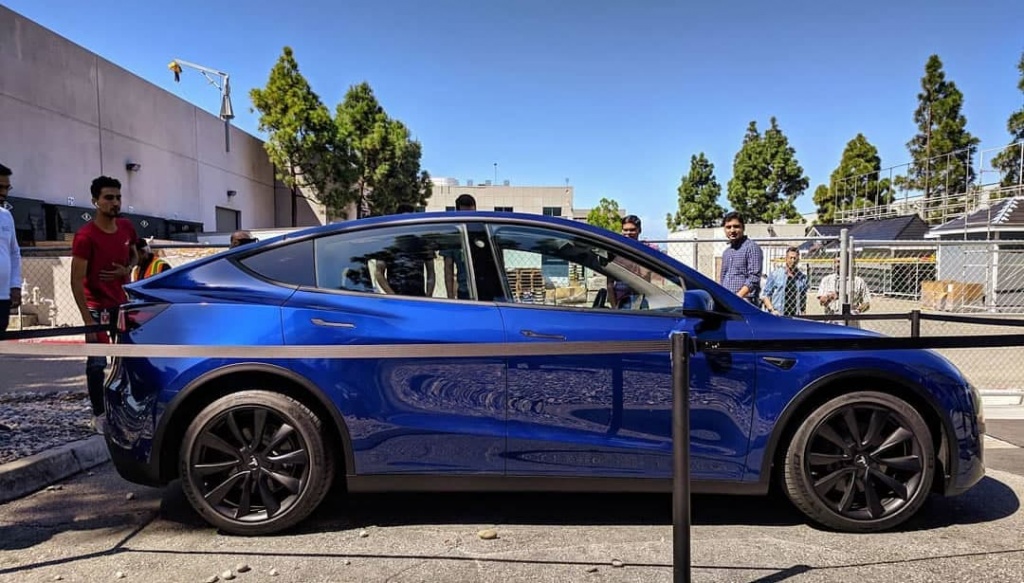 Tesla Model Y já está em exibição fora da fábrica, nos Estados Unidos