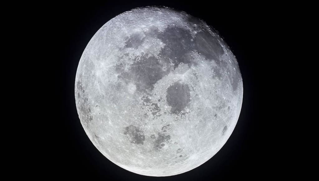 NASA: A Lua da Terra está a encolher e a tremer