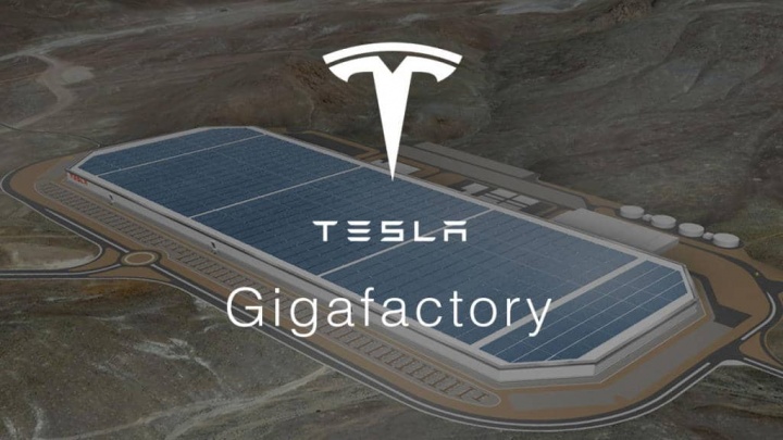 Gigafactory Tesla Elon Musk europa EUA