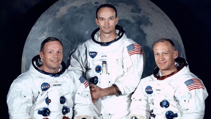Imagem da NASA dos astronautas da Apollo 11 que pisaram a Lua, Neil Armstrong, Michael Collins e Buzz Aldrin esquerda para a direita)