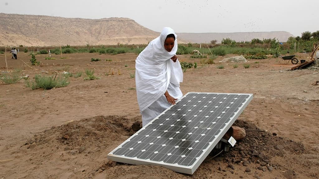 Revolucionário dispositivo pode trazer energia solar e água limpa para milhões