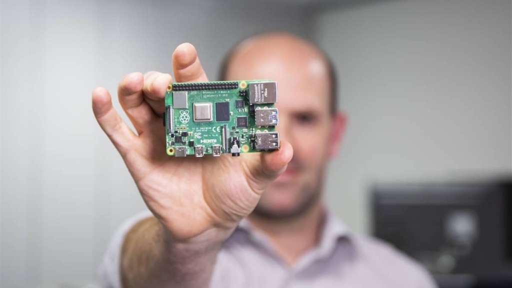 Há um novo Raspberry Pi 4 que acaba de vez com os problema dos cabos USB-C