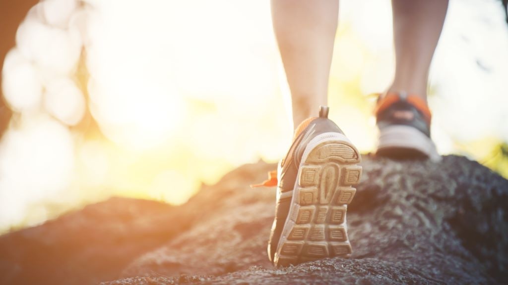 Aproveite o verão para fazer caminhadas com a ajuda destas apps [Android/iOS]