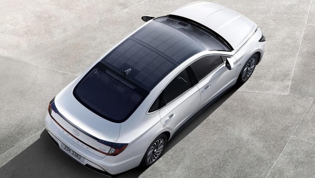 Imagem Hyundai híbrido com painéis solares a parecer os elétricos
