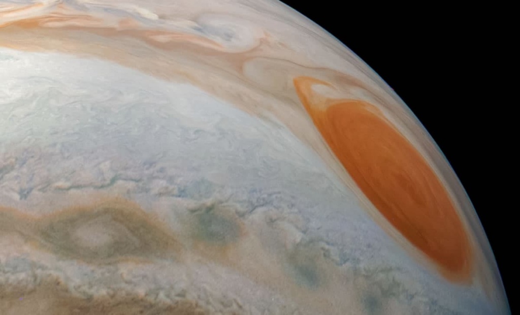 Objeto a alta velocidade colidiu com Júpiter e explodiu