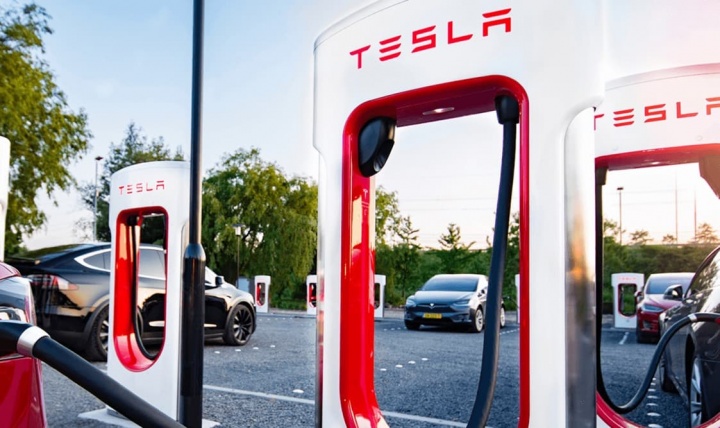 Europa: Tesla aumenta capacidade de energia dos SuperCarregadores
