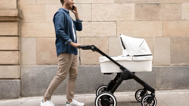 Imagem de um carrinho de bebé elétrico da Bosch