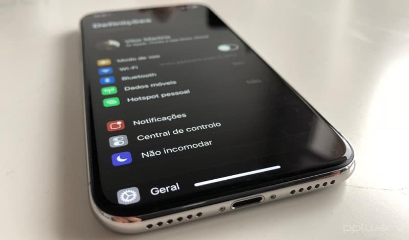 iOS 13: Poupe bateria no seu iPhone! Ative o modo escuro