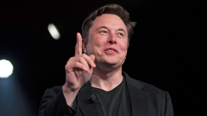 Elon Musk Porsche Taycan gozou Tesla