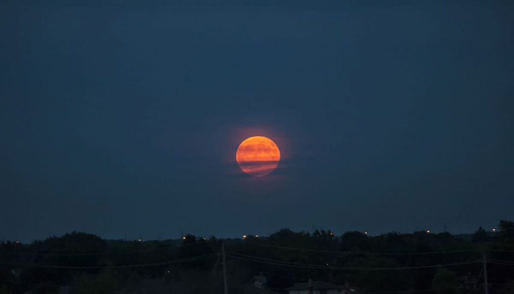 Este fim de semana poderá testemunhar o fenómeno incomum da microlua cheia