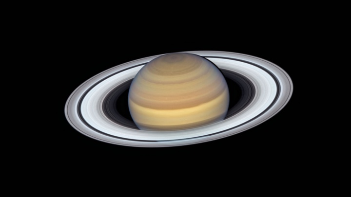 Imagem captada pelo Hubble, da NASA, mostra o impressionante Saturno