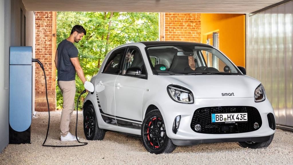 Smart é a primeira marca a converter-se para uma oferta apenas de carros elétricos