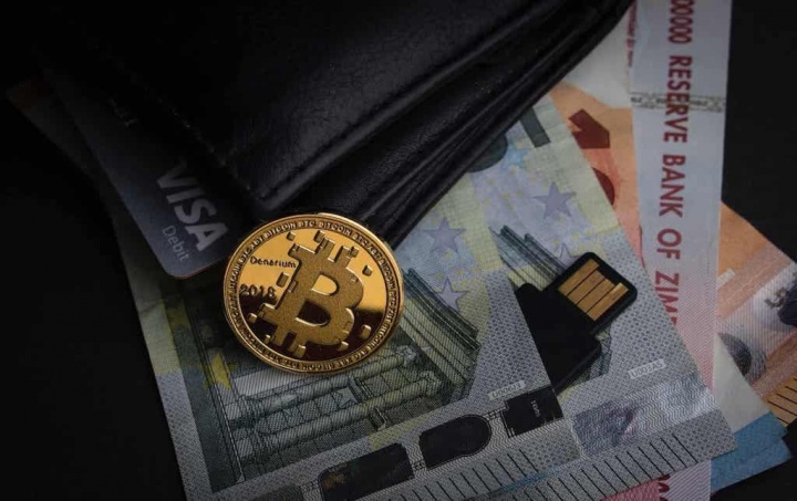 BCE estuda benefícios e riscos da criação de uma criptomoeda para o Euro Bitcoin