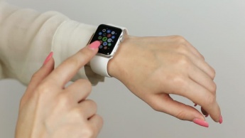 Apple Watch pode vir a ter impressão digital por baixo do ecrã primeiro do que o iPhone!