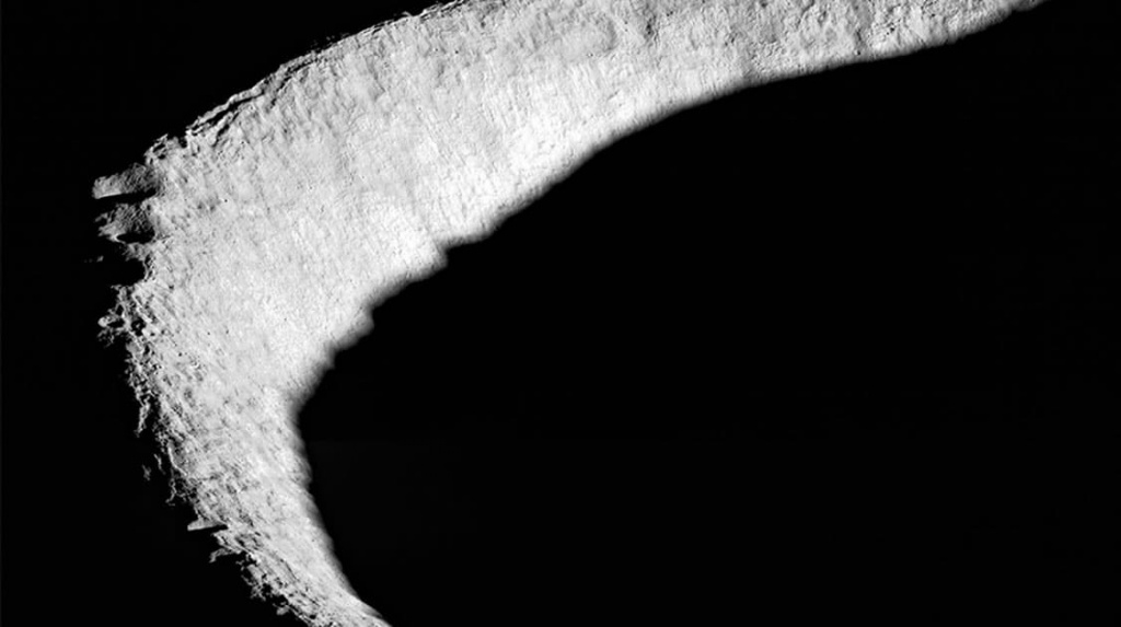 Que idade terá o gelo encontrado na Lua?