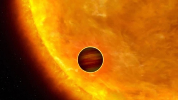 Imagem de um exoplaneta que orbita a sua estrela em 18 horas