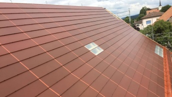 Imagem painéns solares que captam mais energia e são isolamento térmico e acústico