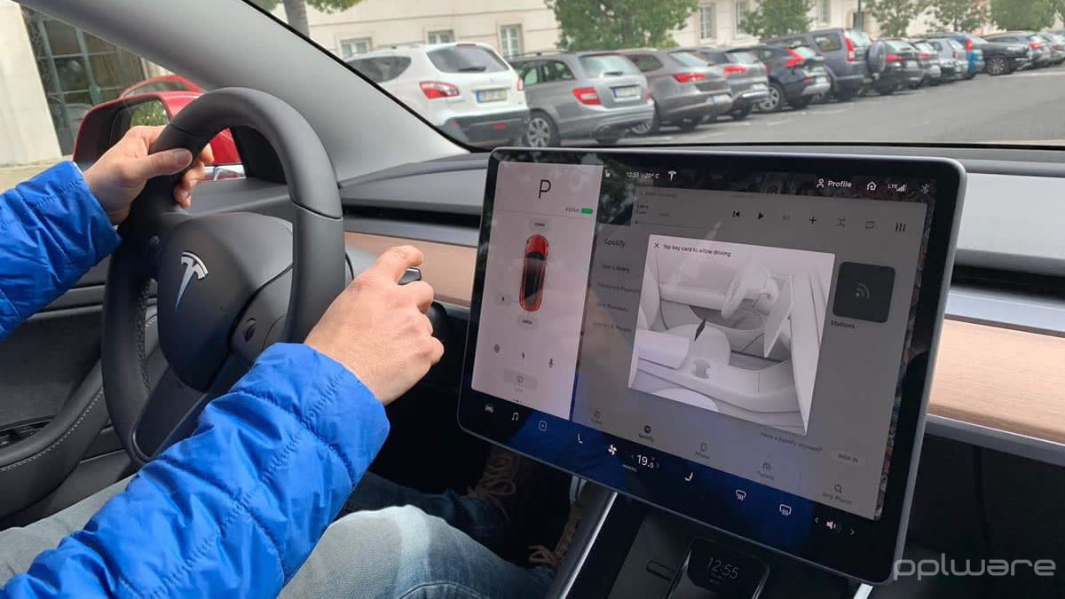 Tesla Joe Mode sons clientes Elon Musk