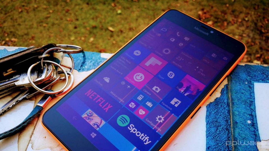 Ainda usa o Windows 10 Mobile? Há uma falha grave que a Microsoft não resolve