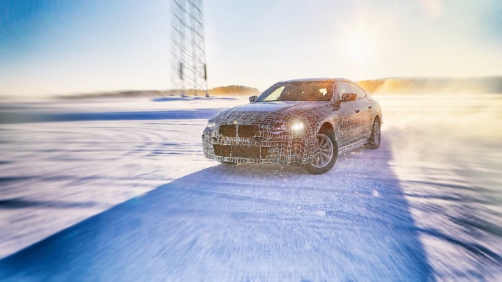 BMW i4: o carro elétrico com 530 cv e 600 km de autonomia para atacar o Tesla Model 3