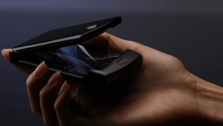 Os rumores sobre o smartphone dobrável Motorola razr começam a ganhar força!