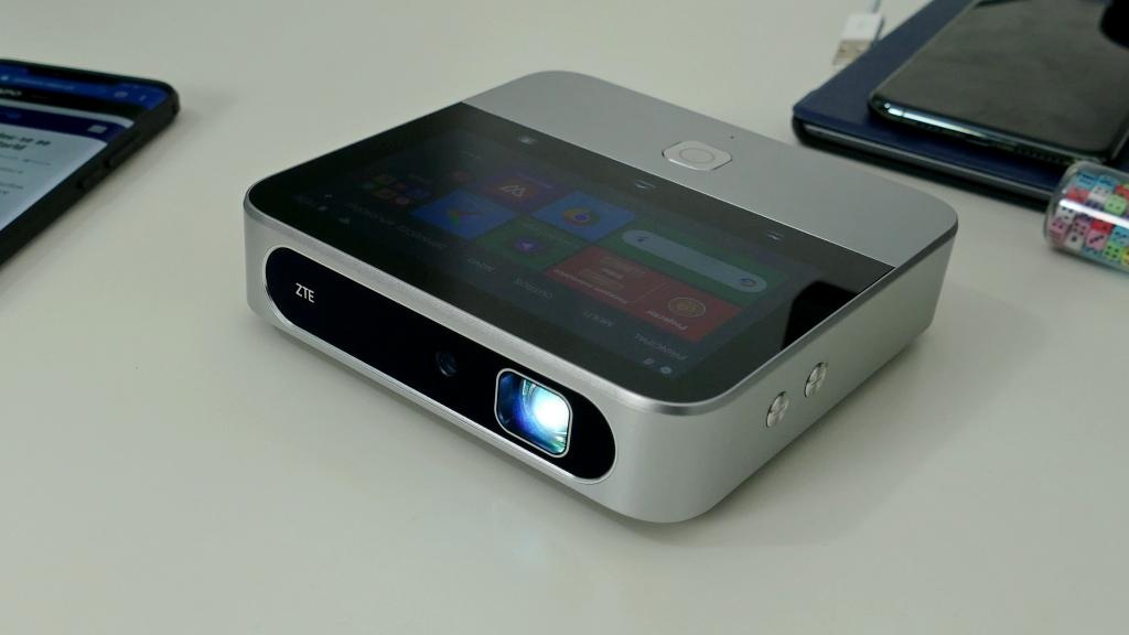 Projetor ZTE Spro 2 – O Android, a projeção portátil e a rede LTE num só dispositivo