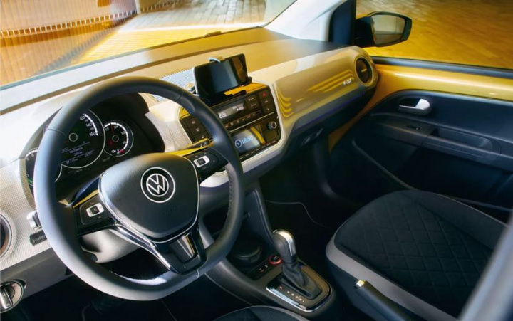 Novo Volkswagen elétrico e-up aparece online por 22.725 euros