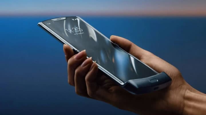 Motorola afirma que "solavancos e protuberâncias" no ecrã do razr são normais