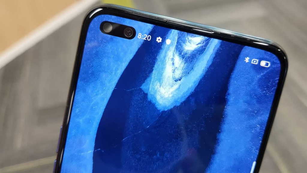 YouTuber partilha foto de um smartphone com dupla câmara frontal de 44MP