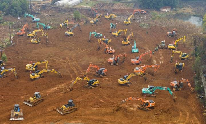 Escavações para construção do hospital na China