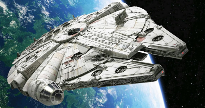 Imagem da Millennium Falcon com Skywalker