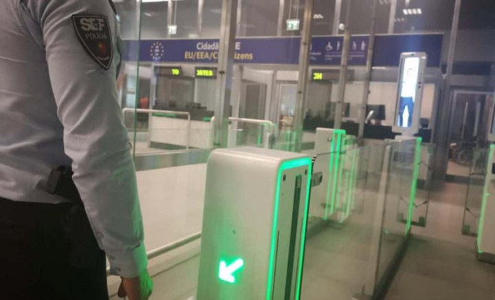 SEF com sistema de reconhecimento facial no Aeroporto de Lisboa
