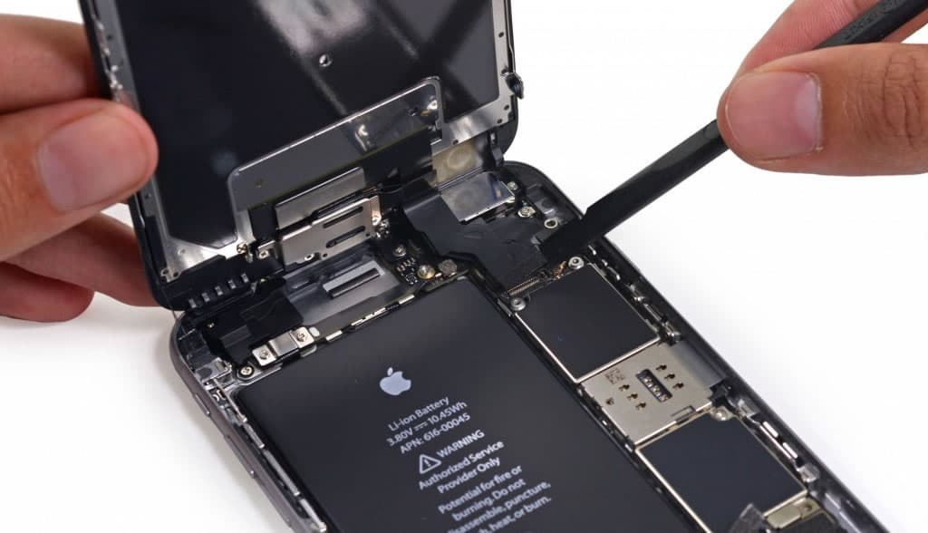 França multa Apple em 25 milhões de euros por desacelerar iPhones