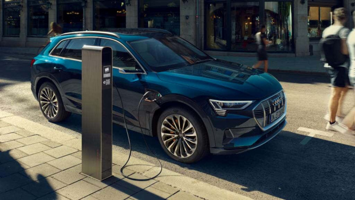 Audi e-tron óleo motor elétrico