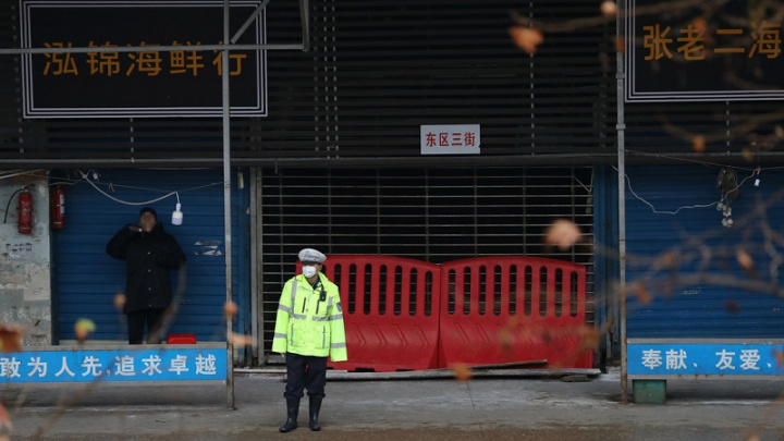 Lojas fechadas em Wuhan, na China, devido ao Coronavírus