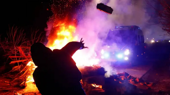 Imagem de confrontos na Ucrânia por causa de email falso