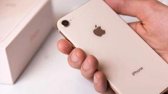 Imagem iPhone 8 a ilustrar iPhone 9