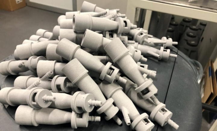 Válvulas impressas em 3D, usadas no Hospital italiano, da The Lonati SpA.