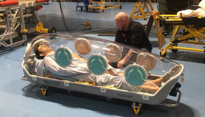 Imagem capsula EpiShuttles para transformar aviões em ambulâncias na ajuda a doentes COVID-19