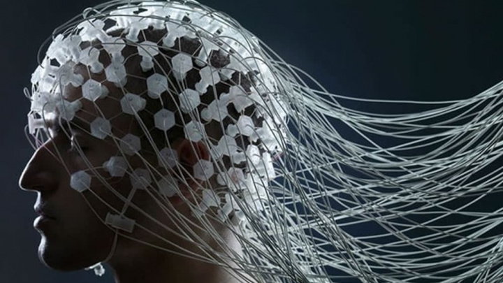 Imagem cérebro com suporte de inteligência artificial para passar pensamentos para texto