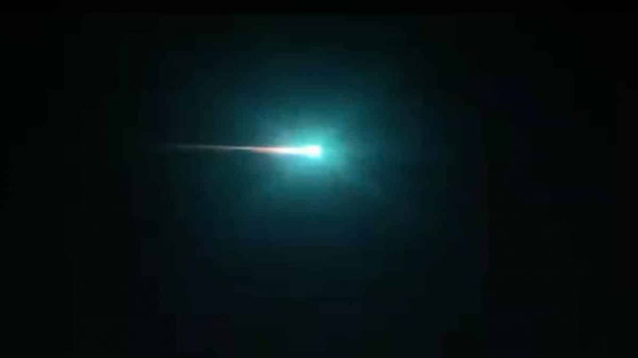 Imagem da bola de fogo provocada por um meteorito que rasou o céu da Austrália
