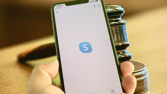 Imagem Skype tribunal com iPhone
