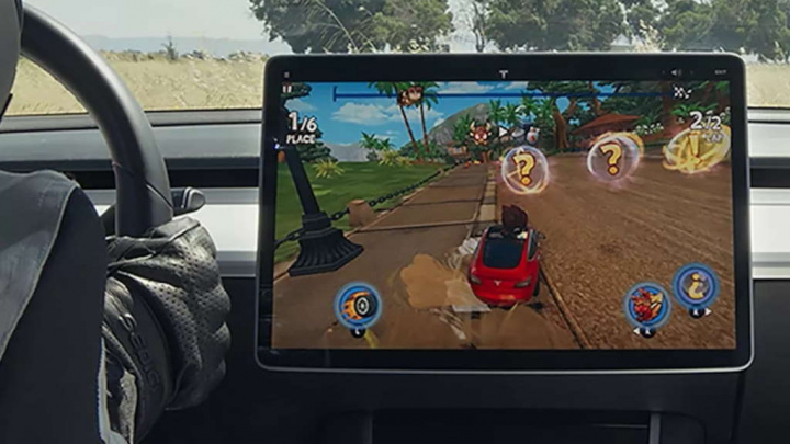 Tesla Elon Musk interface jogo Grand Theft Auto V