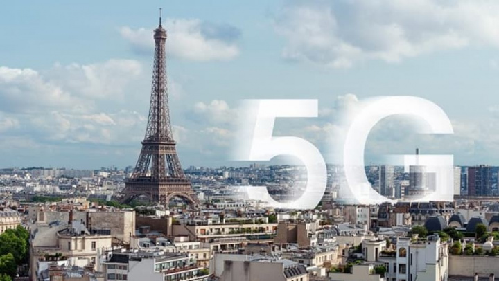 Ilustração de Paris, na França e o 5G Huawei