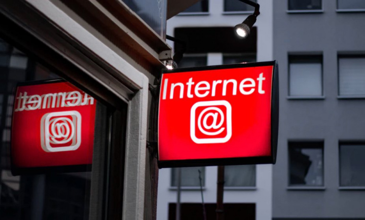 Governo está a trabalhar numa "tarifa social" para serviços de internet