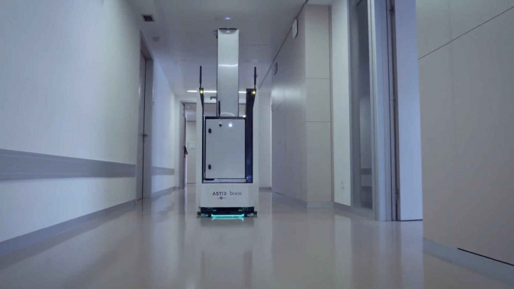 ZenZoe: Robô que ajuda a prevenir da COVID-19 chegou a Portugal