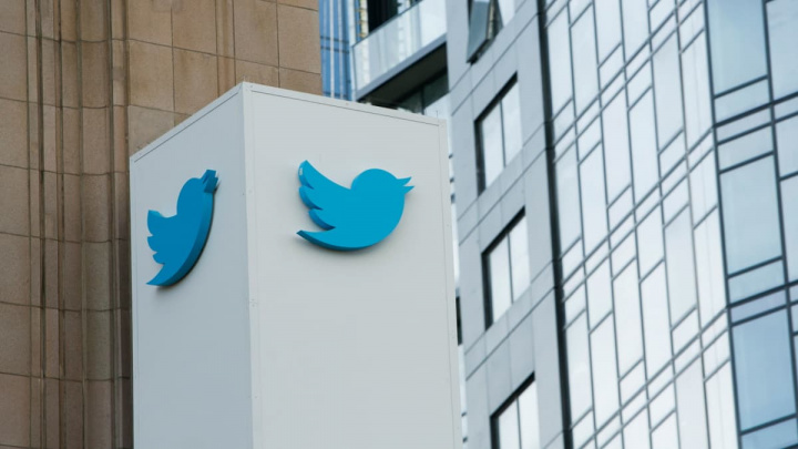 Twitter rotulará contas de utilizadores afiliados ao governo